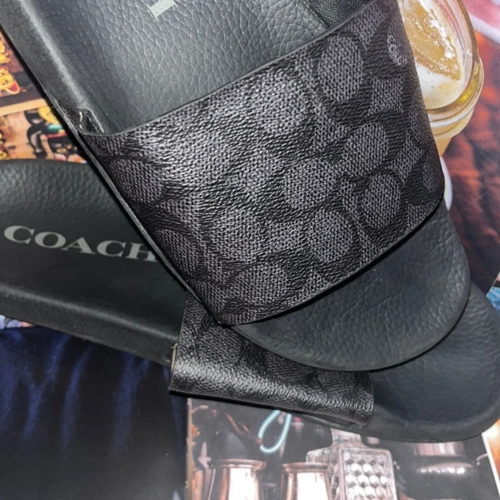 ⚫️ 🦁 ⚫️• Coach x Sun’s Out…. 🦶🏻 … vibes • 🦁⚫️🦁 - Picture 2 of 12